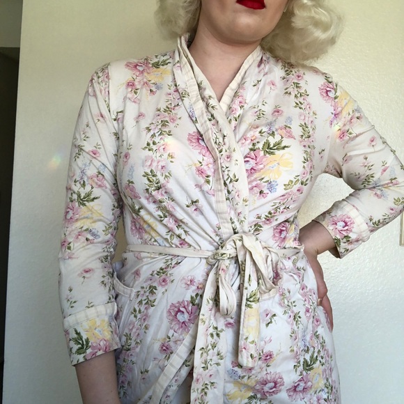 Beautiful floral Victoria’s Secret robe y2k coquette - Picture 1 of 7